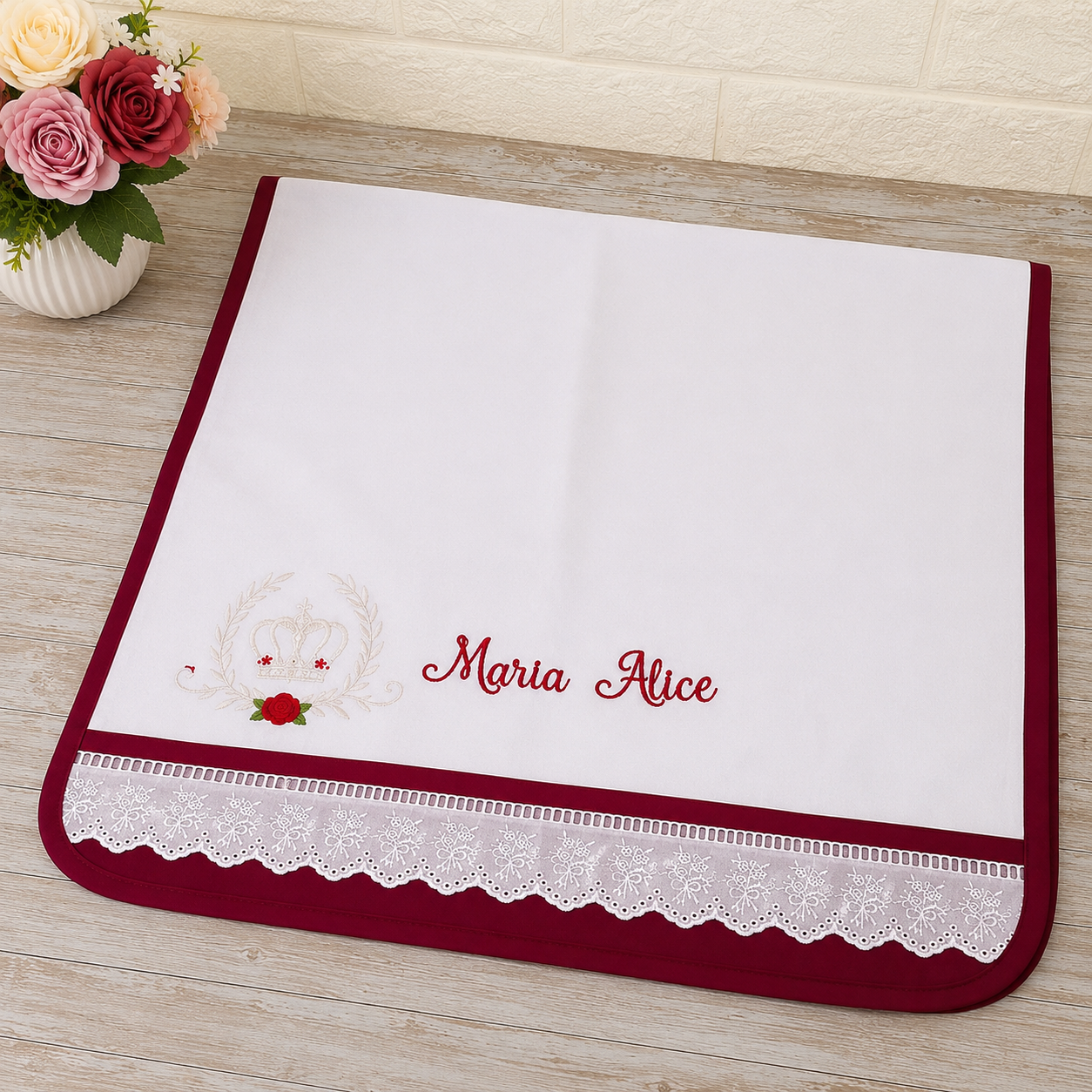 Fralda de Passeio para Bebê Bordada com Viéis  / Embroidery Burp Cloth