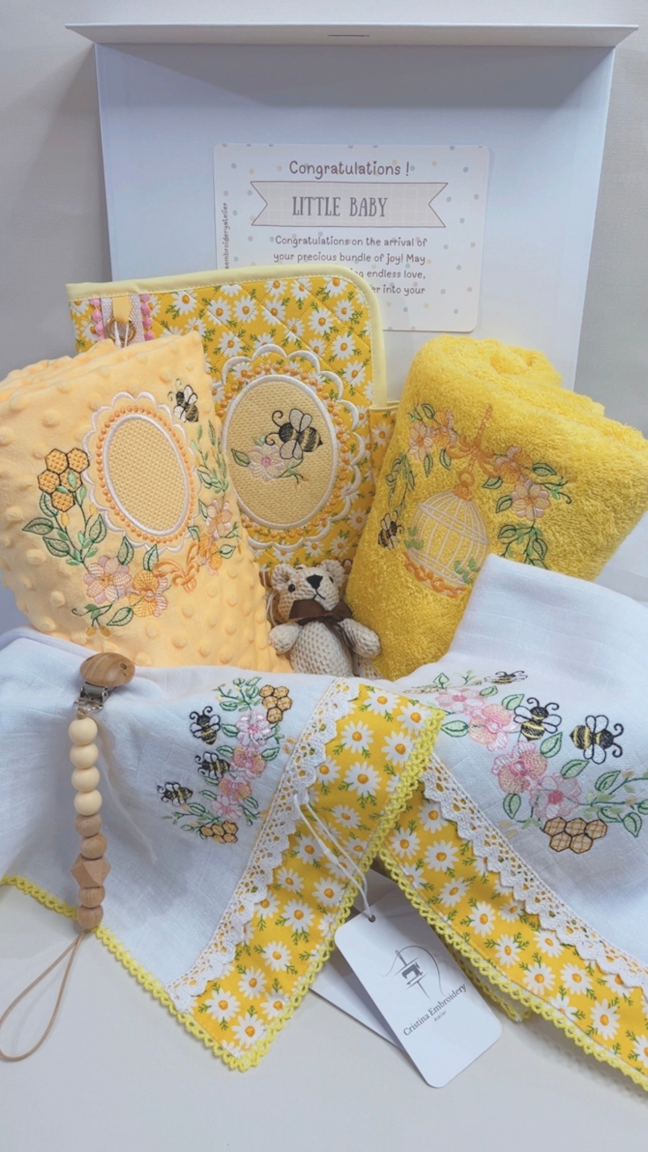Yellow  - Luxury - Gift Box Baby Girl / Bee Garden / 7 itens