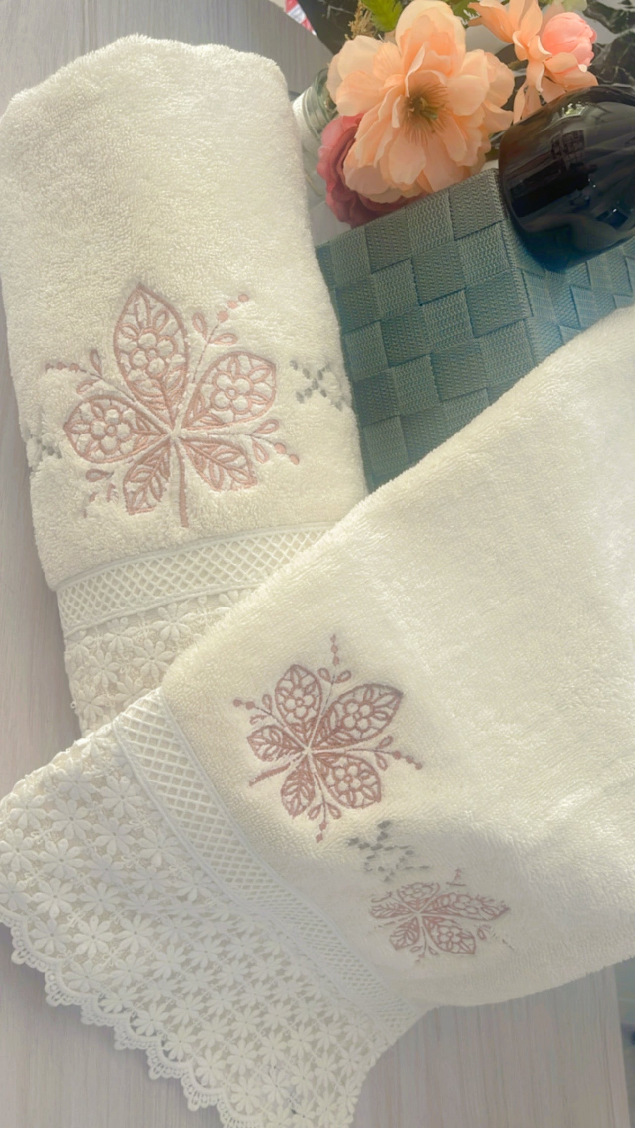 Embroidery Bath Towel Set - Cream - Monogram Leaf Flower 2 pcs