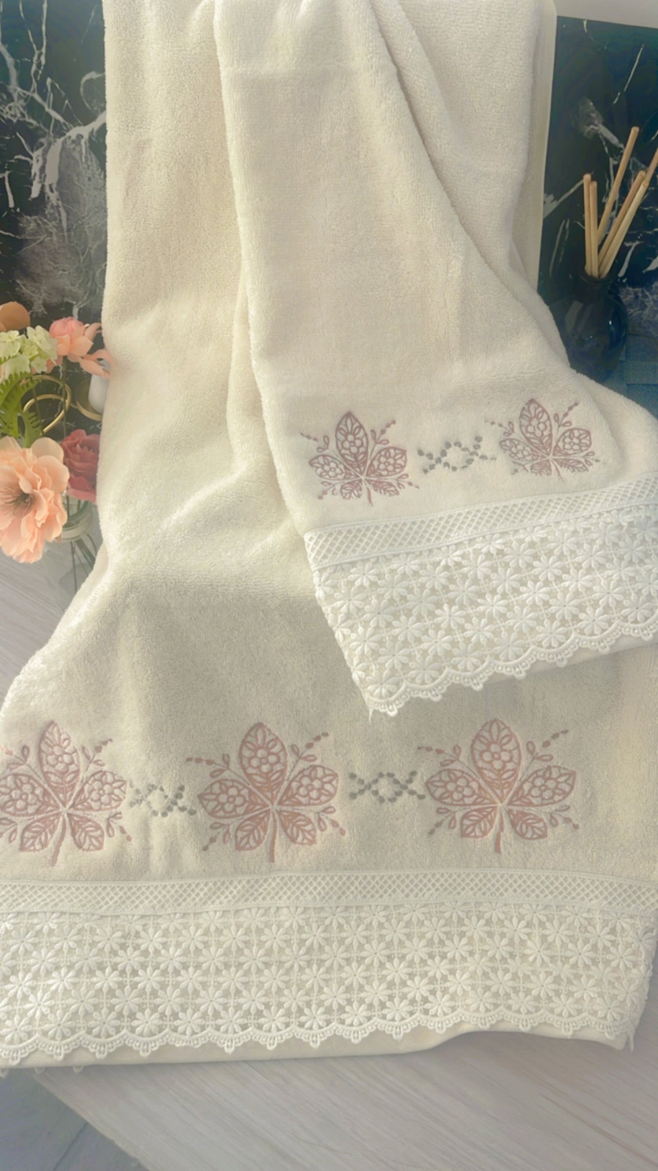 Embroidery Bath Towel Set - Cream - Monogram Leaf Flower 2 pcs