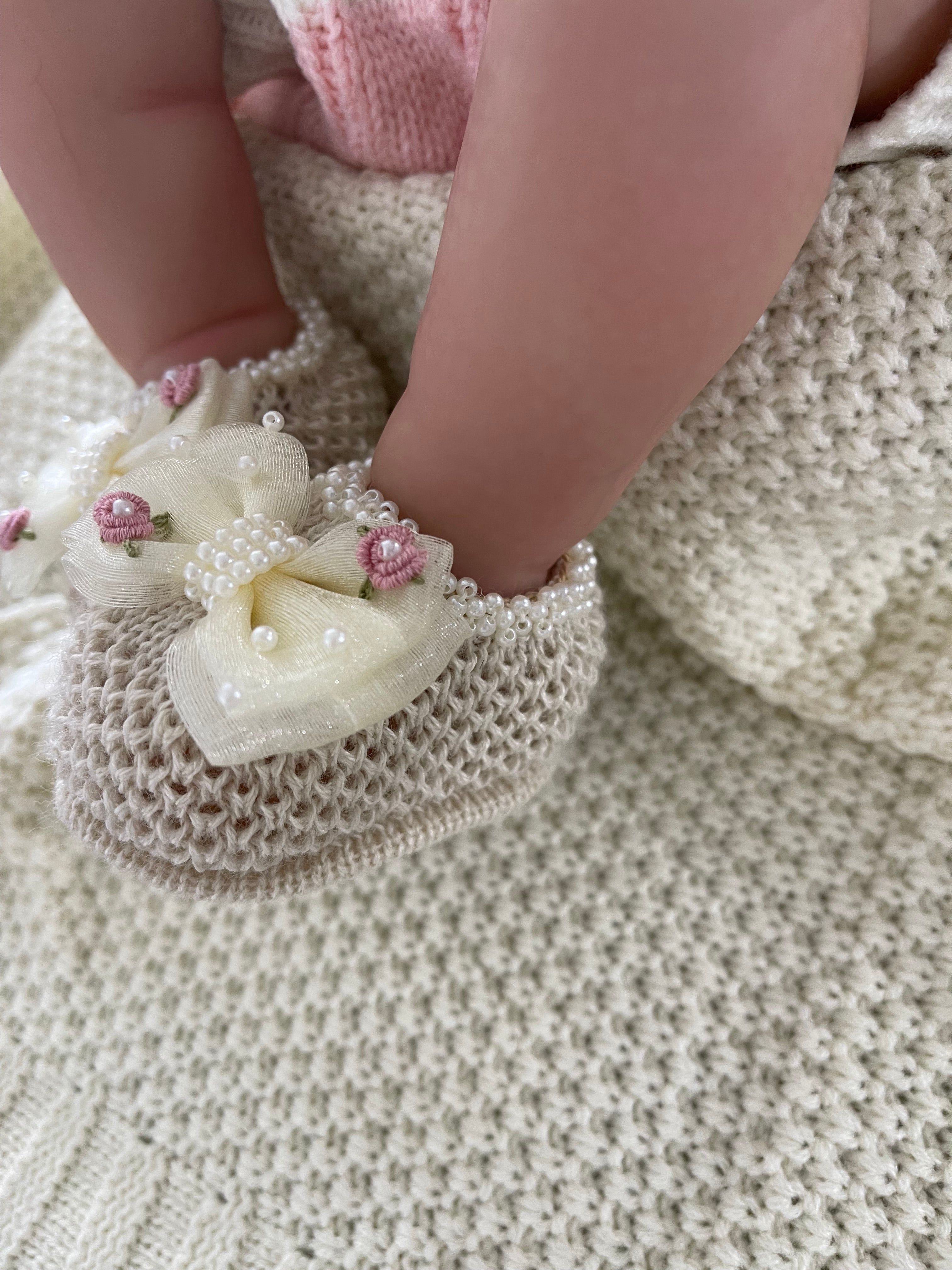 "Hello World" - Essential Gift Box – Baby Girl - Sweet Tulle Bow Cream