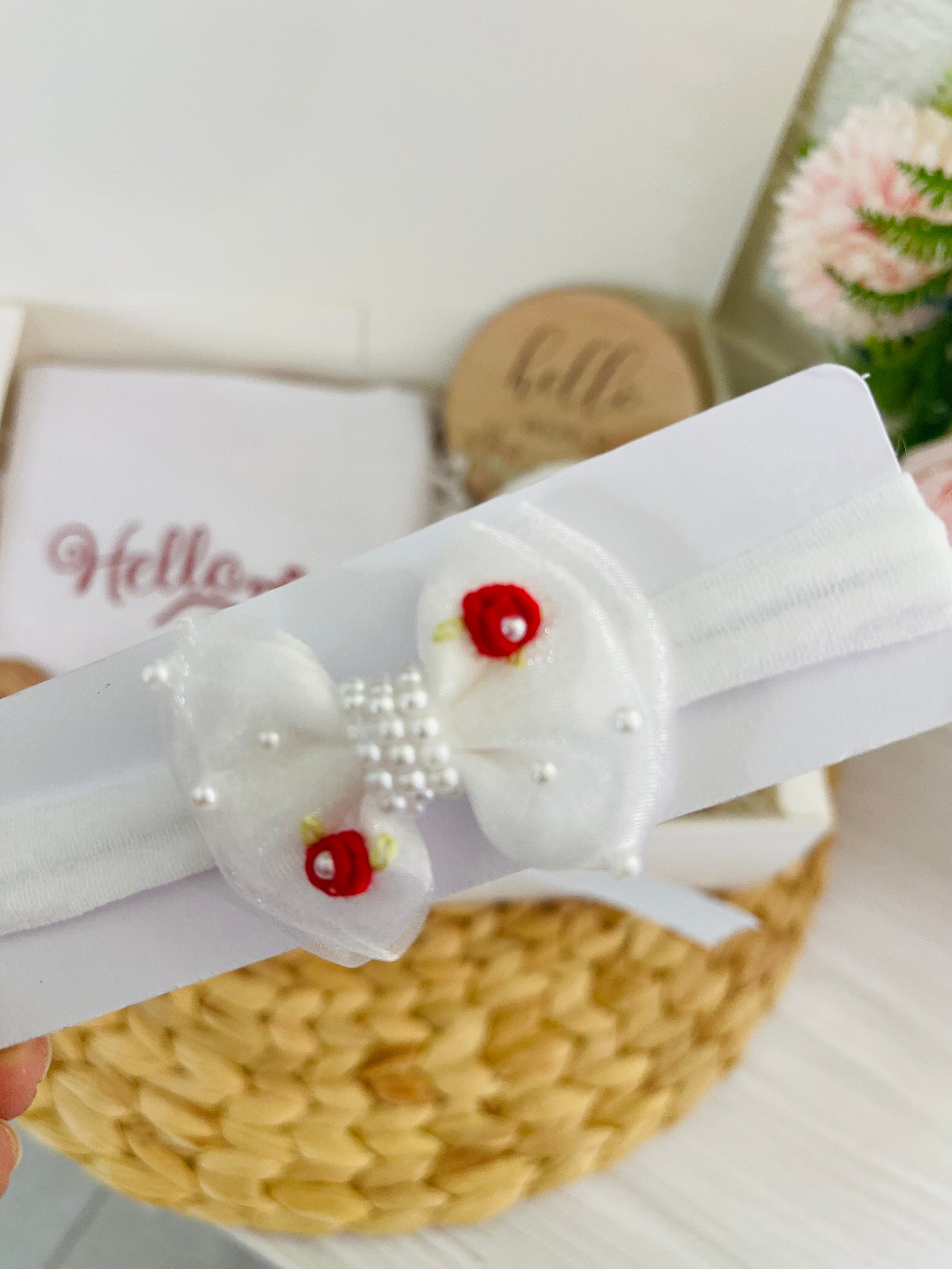 "Hello World" Gift Box Baby Girl / Sweet Tulle Bow White/Red