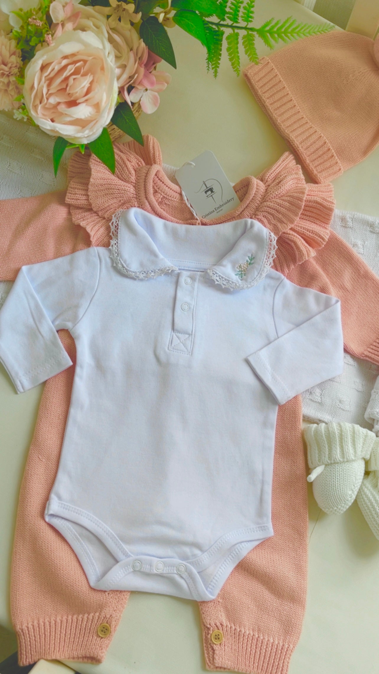 Salmon - Baby Girl Coming Home Gift Box –  Knitted Set | 0–3 Months