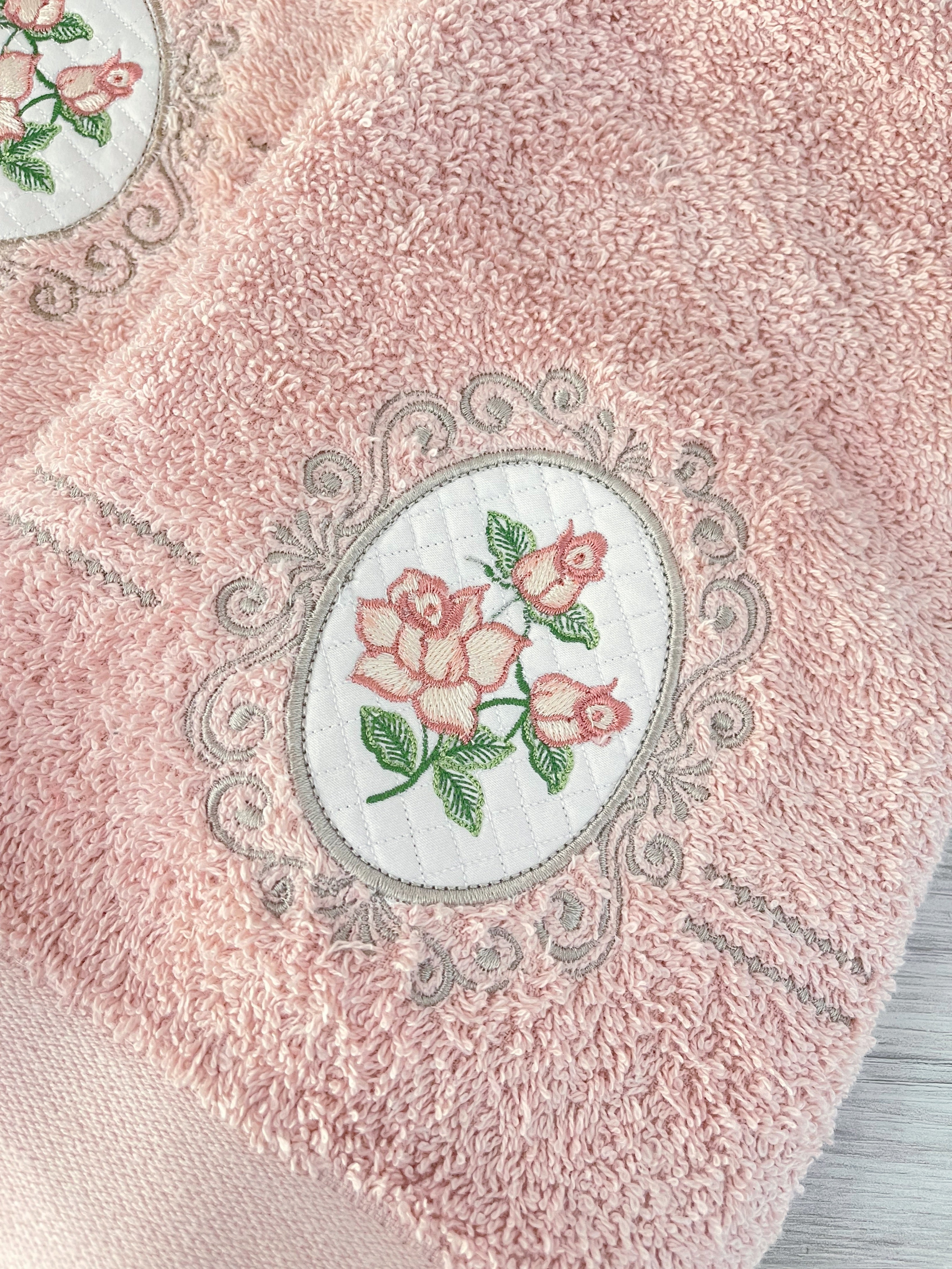 Made-to- Order Hand Towels Embroidery 30 uni - Wedding Favours ( Only By Order)