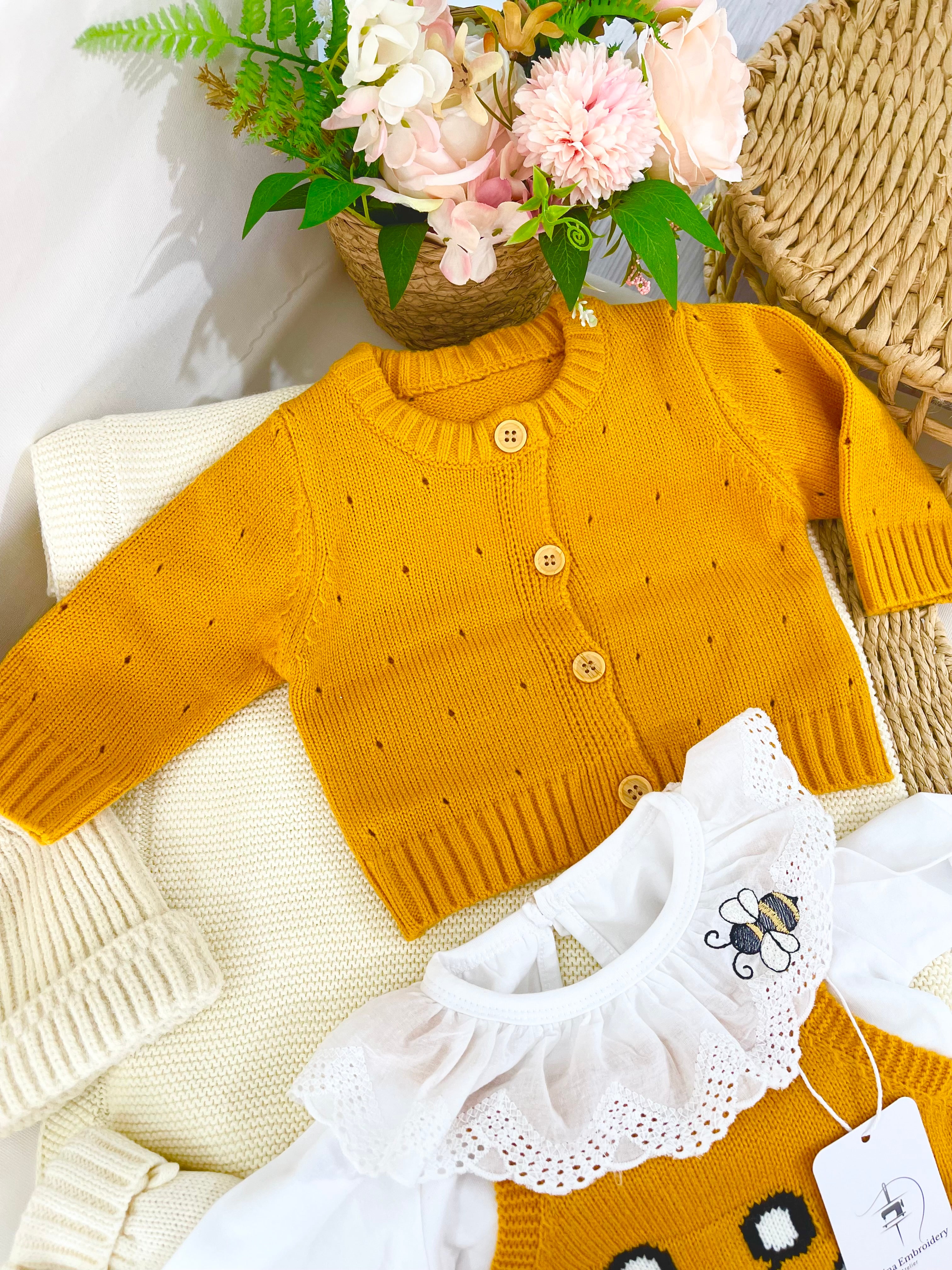 Baby Girl Outfit – Mustard Bee Knit Set 0-3 Months | 6 pcs