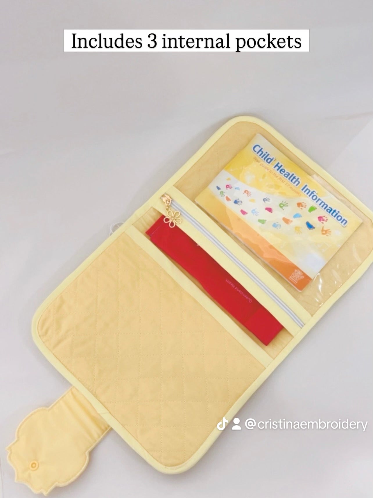Capa para Caderneta de Vacinação Personalizada / Personalised Embroidered  Vaccination Record Book Cover (Only Order Contact Us)