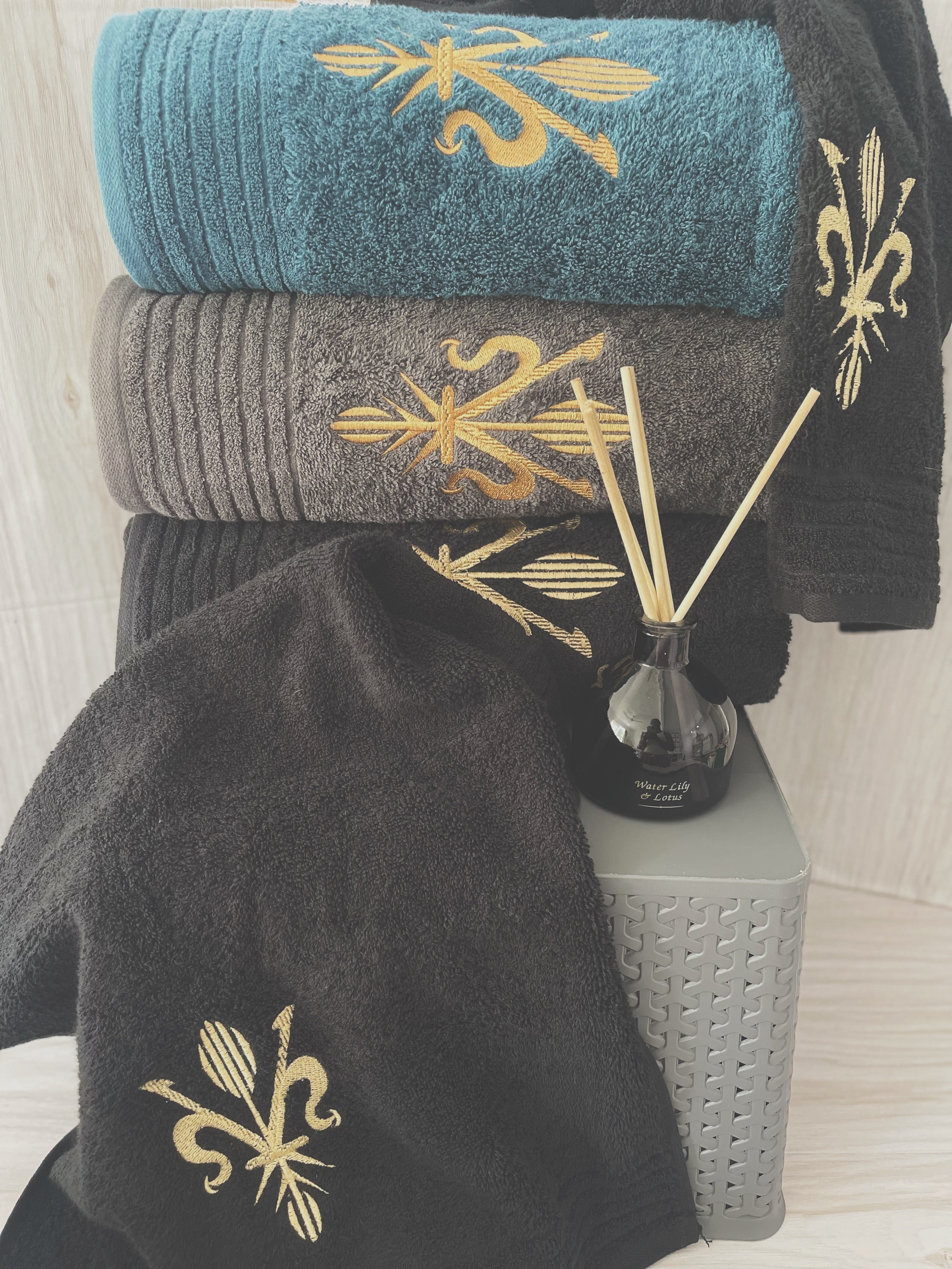 Luxury Embroidered Towel Set for Men – Bath & Hand Towel Onyx Black
