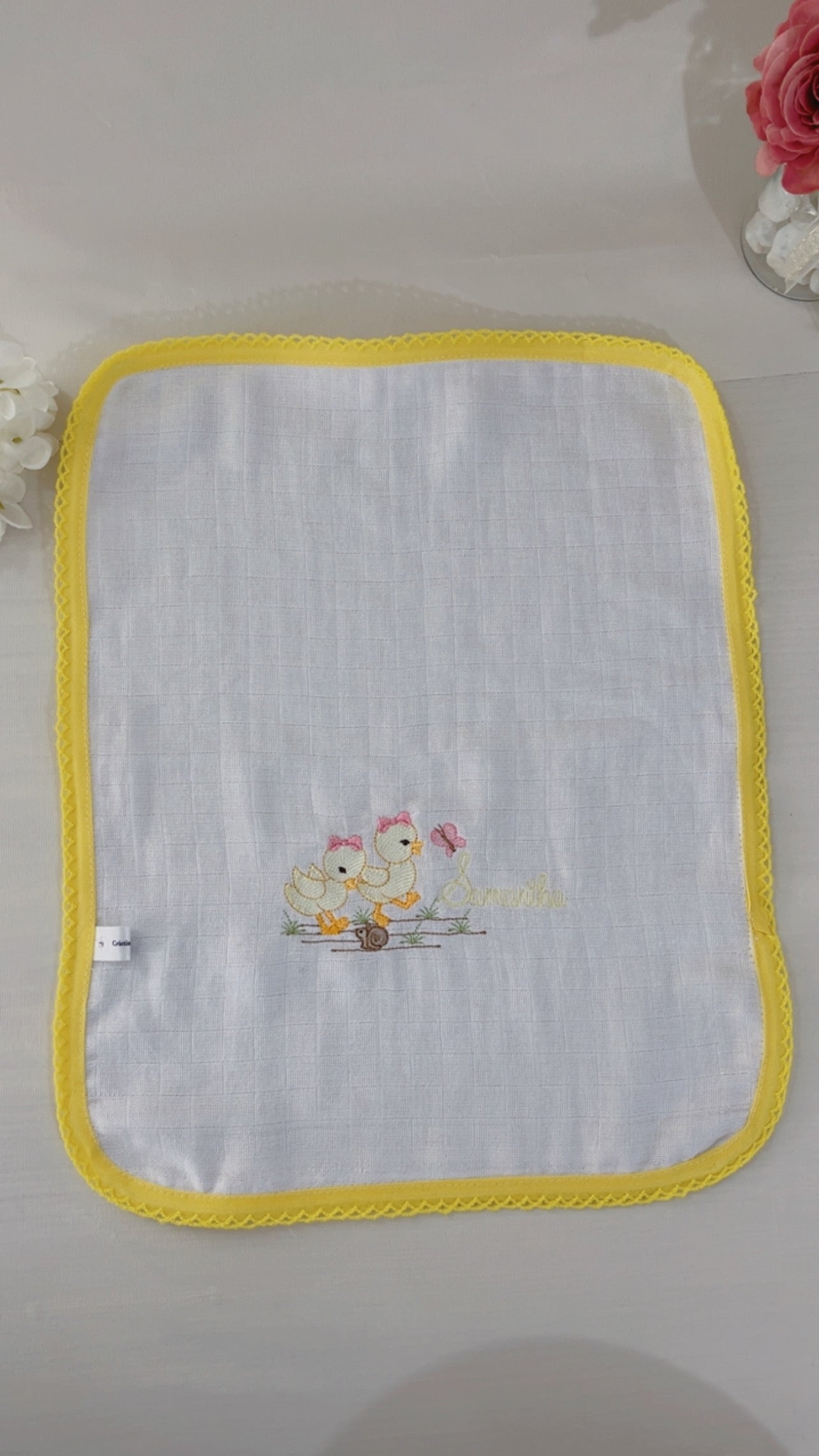 Fraldinha de boca 30cmx30cm com viés ao redor