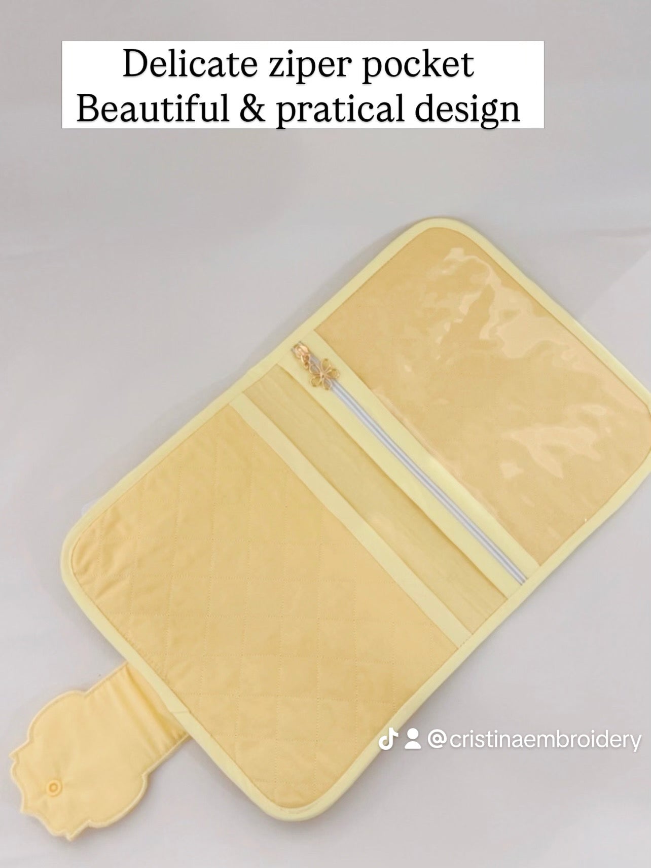 Capa para Caderneta de Vacinação Personalizada / Personalised Embroidered  Vaccination Record Book Cover (Only Order Contact Us)