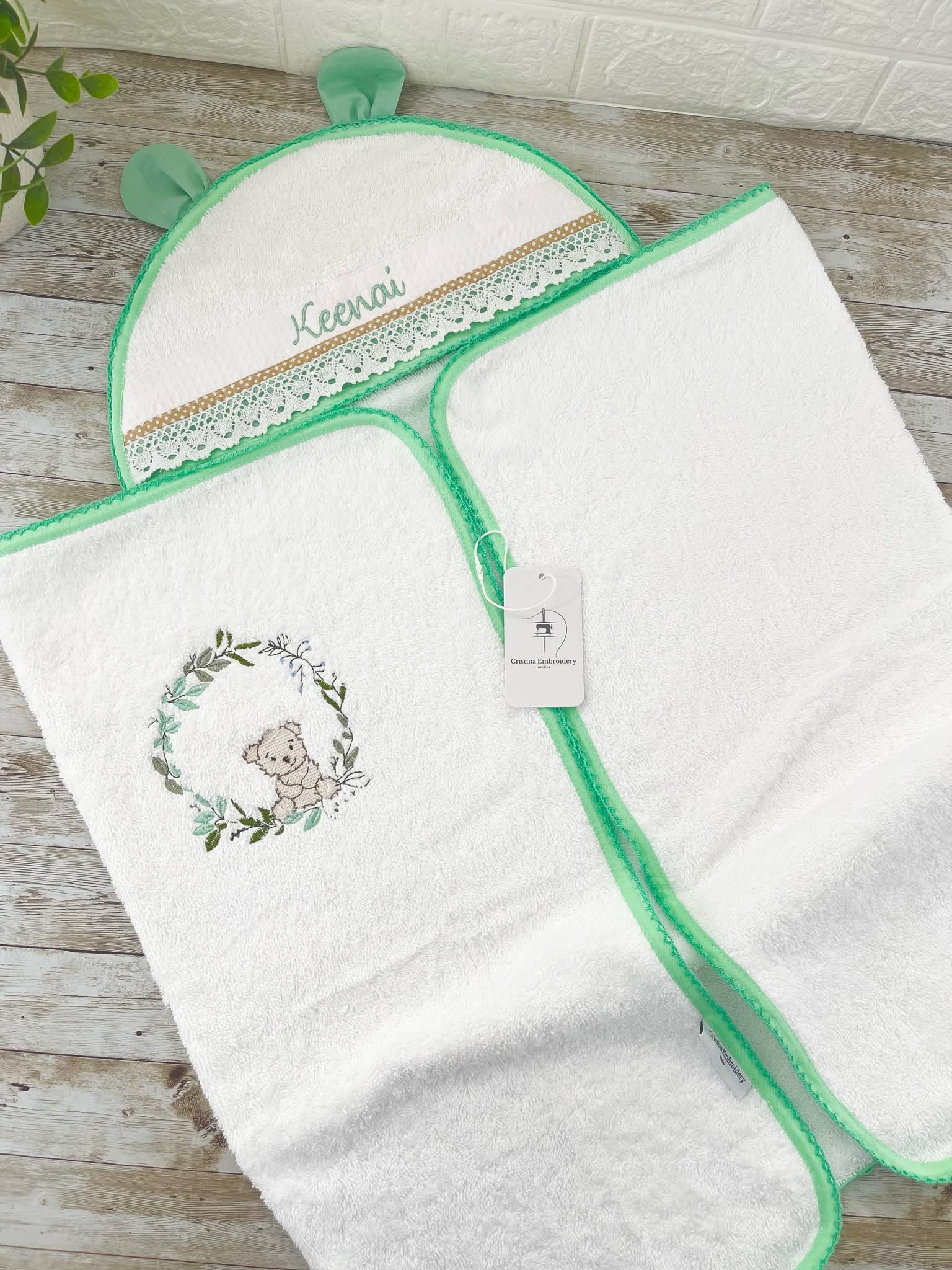 Toalha De Banho para Bebê Com Capuz Redondo/ Baby Round Hooded Bath Towel Handmade