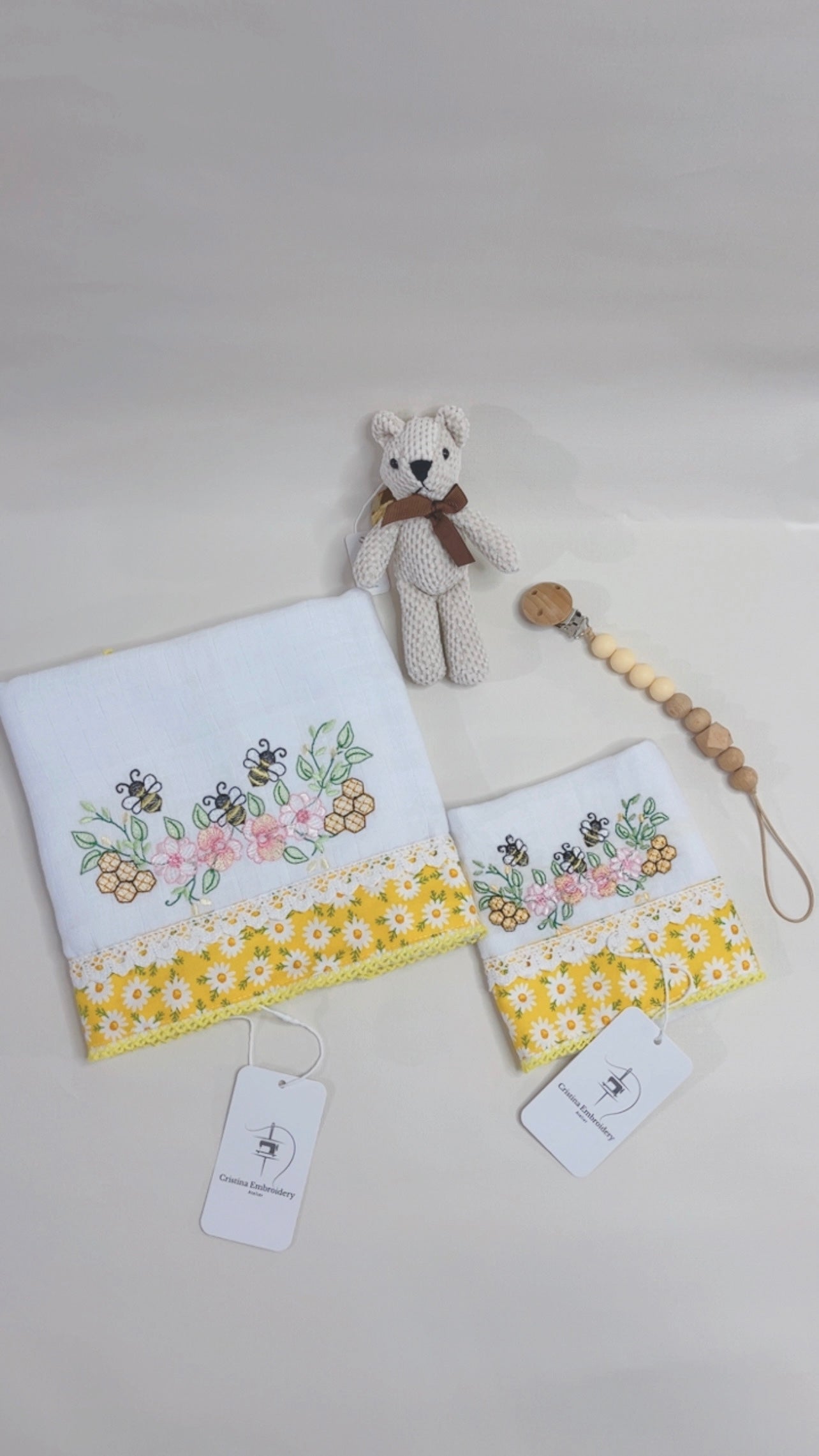 Yellow  - Luxury - Gift Box Baby Girl / Bee Garden / 7 itens