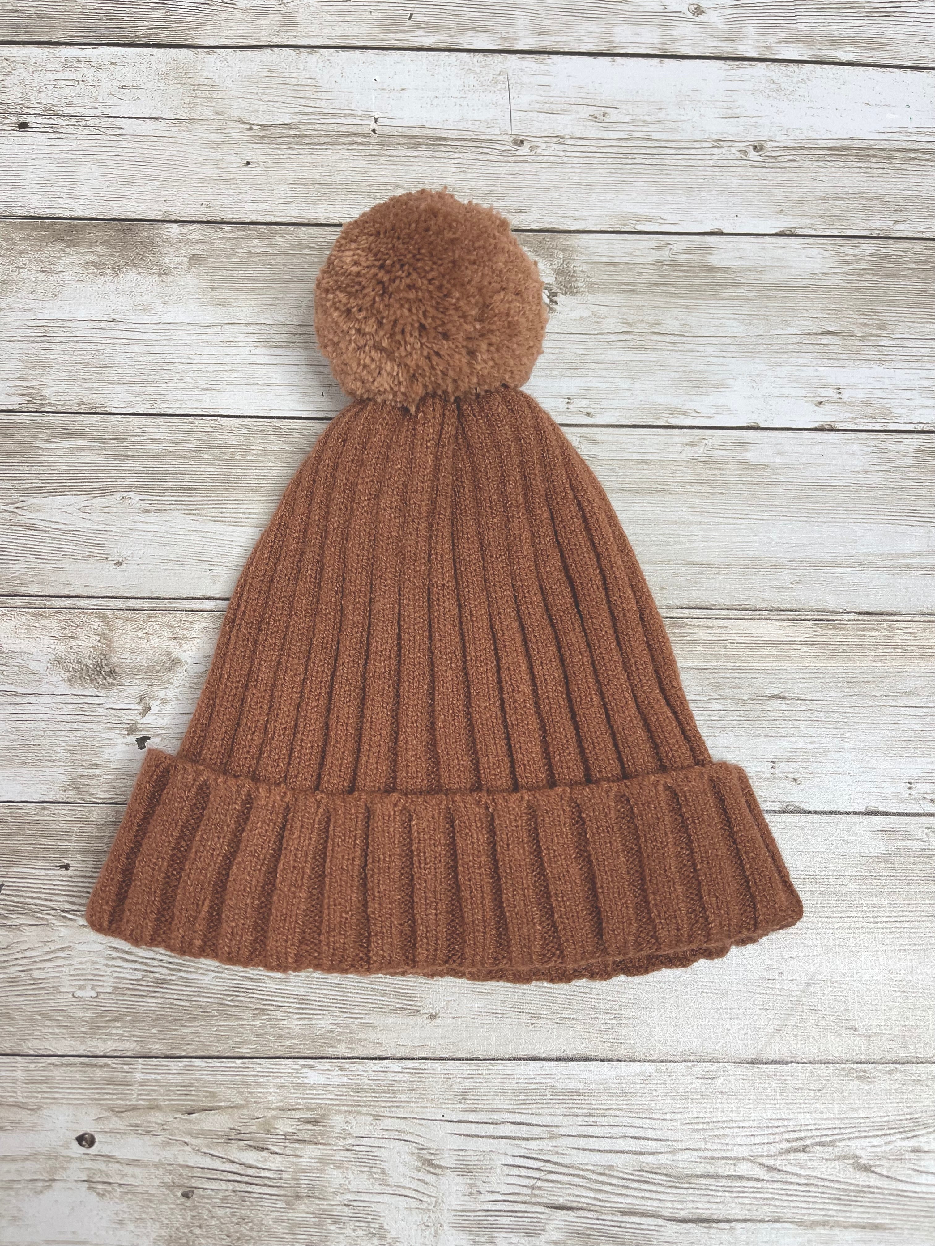 Pom Pom Baby Beanie – Autumn/Winter 0-3 months