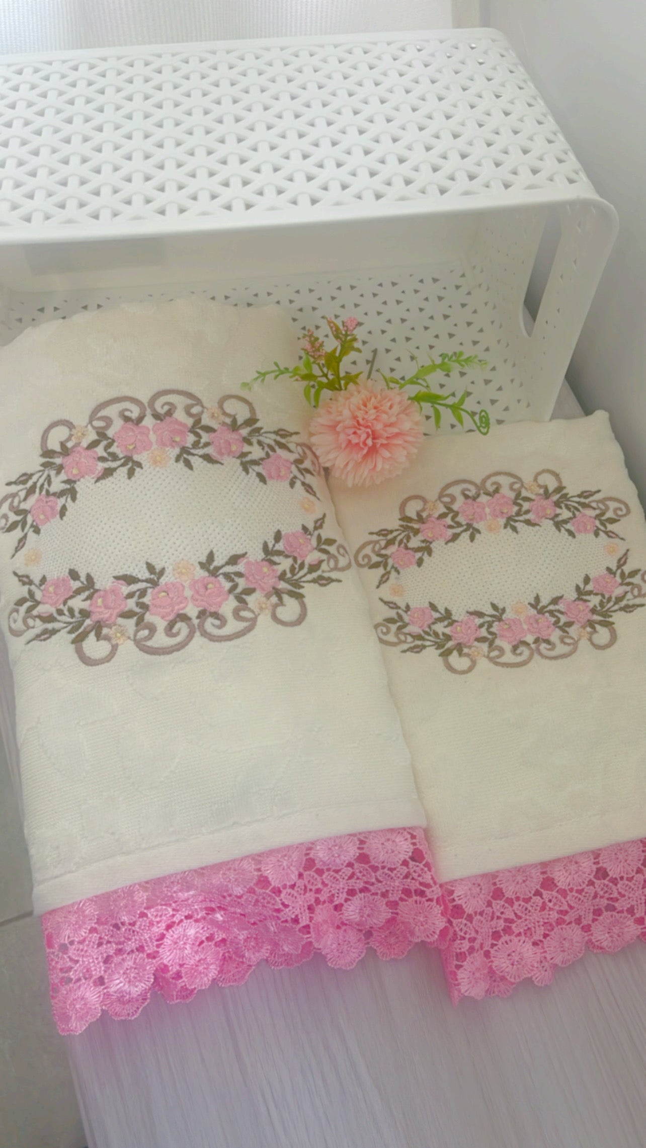 Embroidery Bath Towels Set - Ivory- Flowers Pink