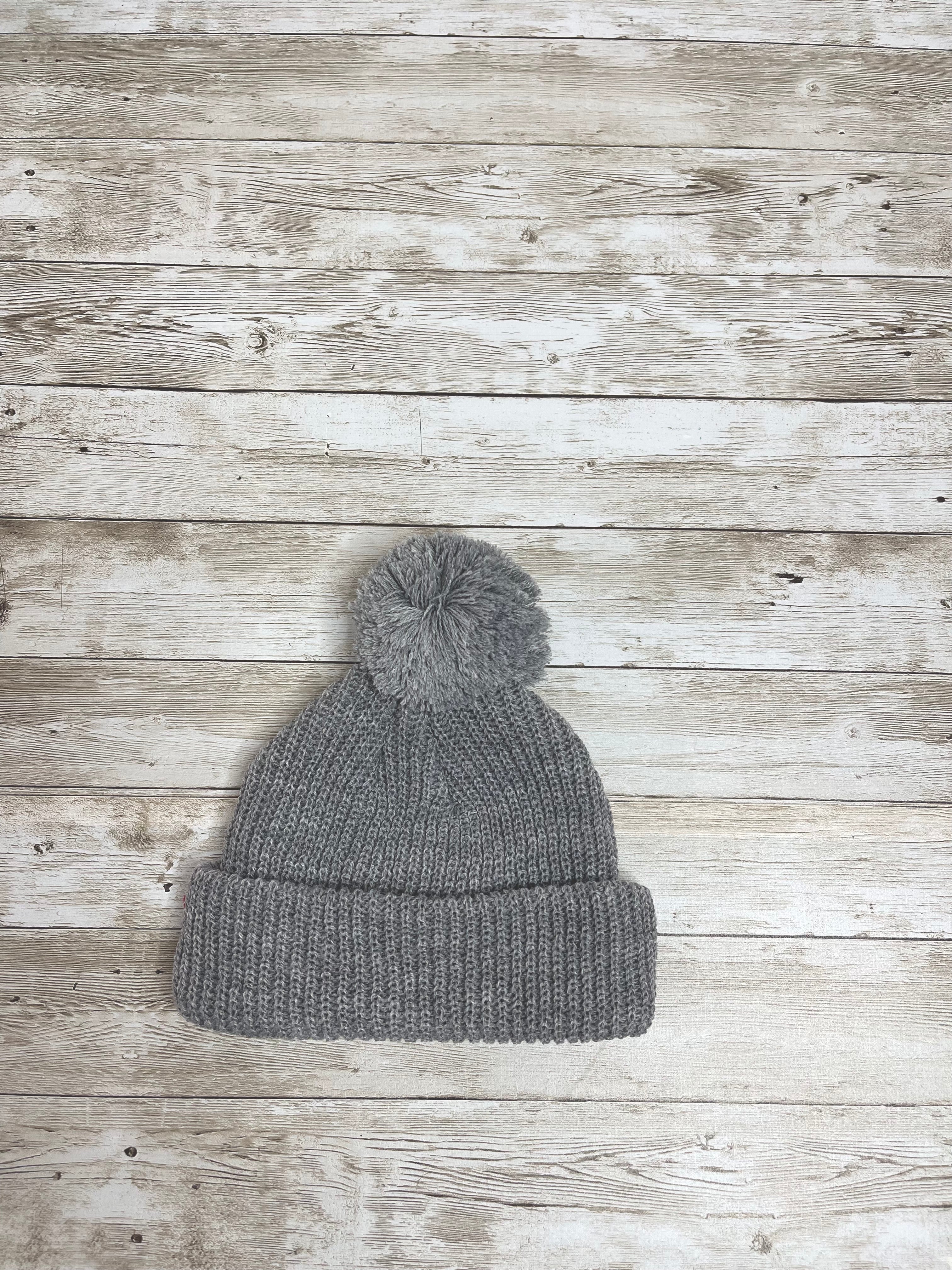 Pom Pom Baby Beanie knitted – Soft & Cozy (3-6 months)