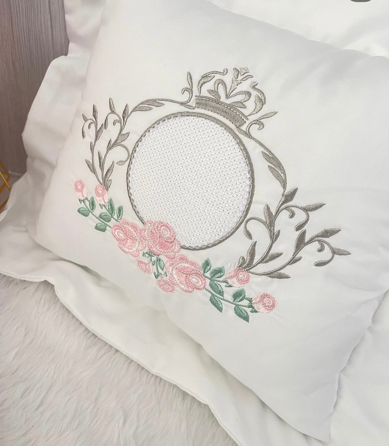 Decoration Cushion Embroidery / Almofada Decorativa Bordada