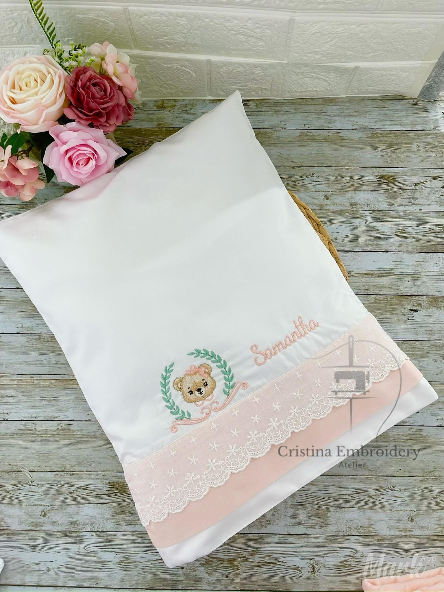 Pillow And Pillowcase /Travesseiro e Fronha Personalised Embroidered (Only Order)