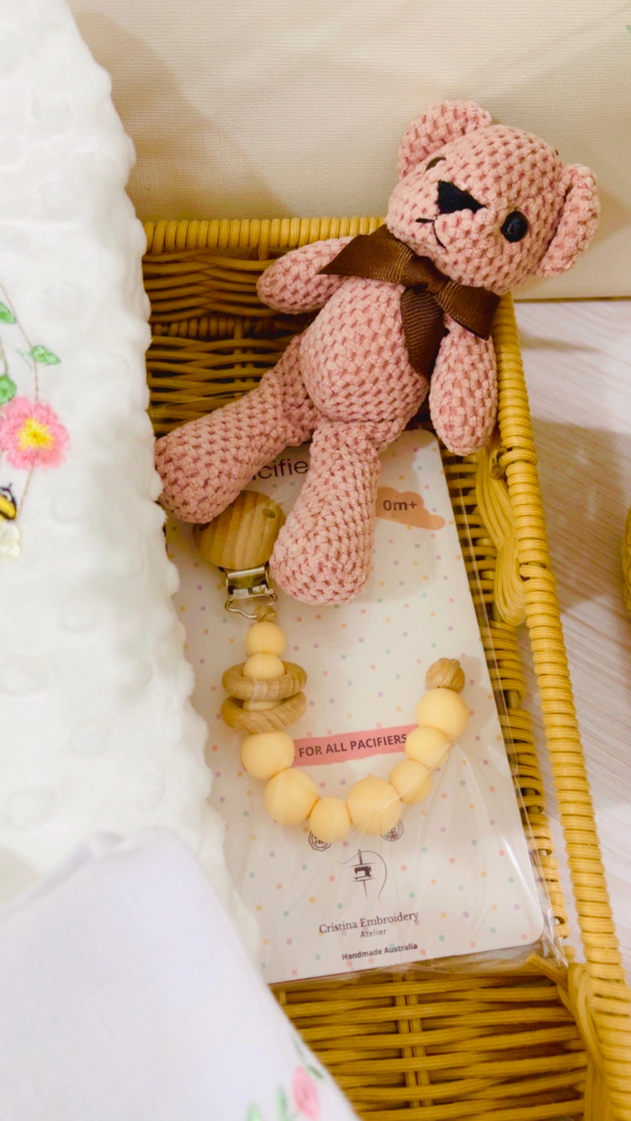 Yellow/White - Baby Girl Gift Box/ Bee - 6 intens