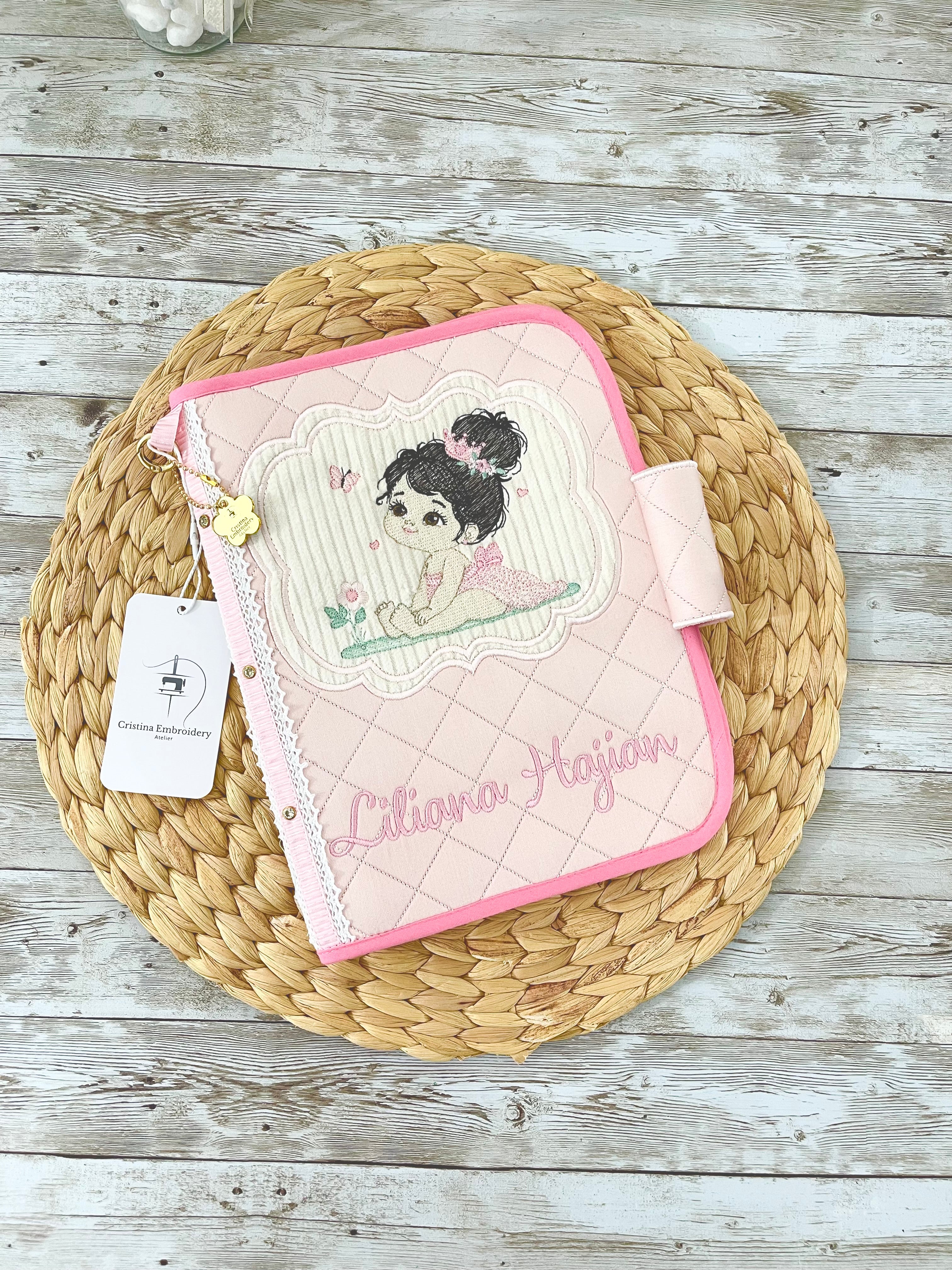 Capa para Caderneta de Vacinação Personalizada / Personalised Embroidered  Vaccination Record Book Cover (Only Order Contact Us)