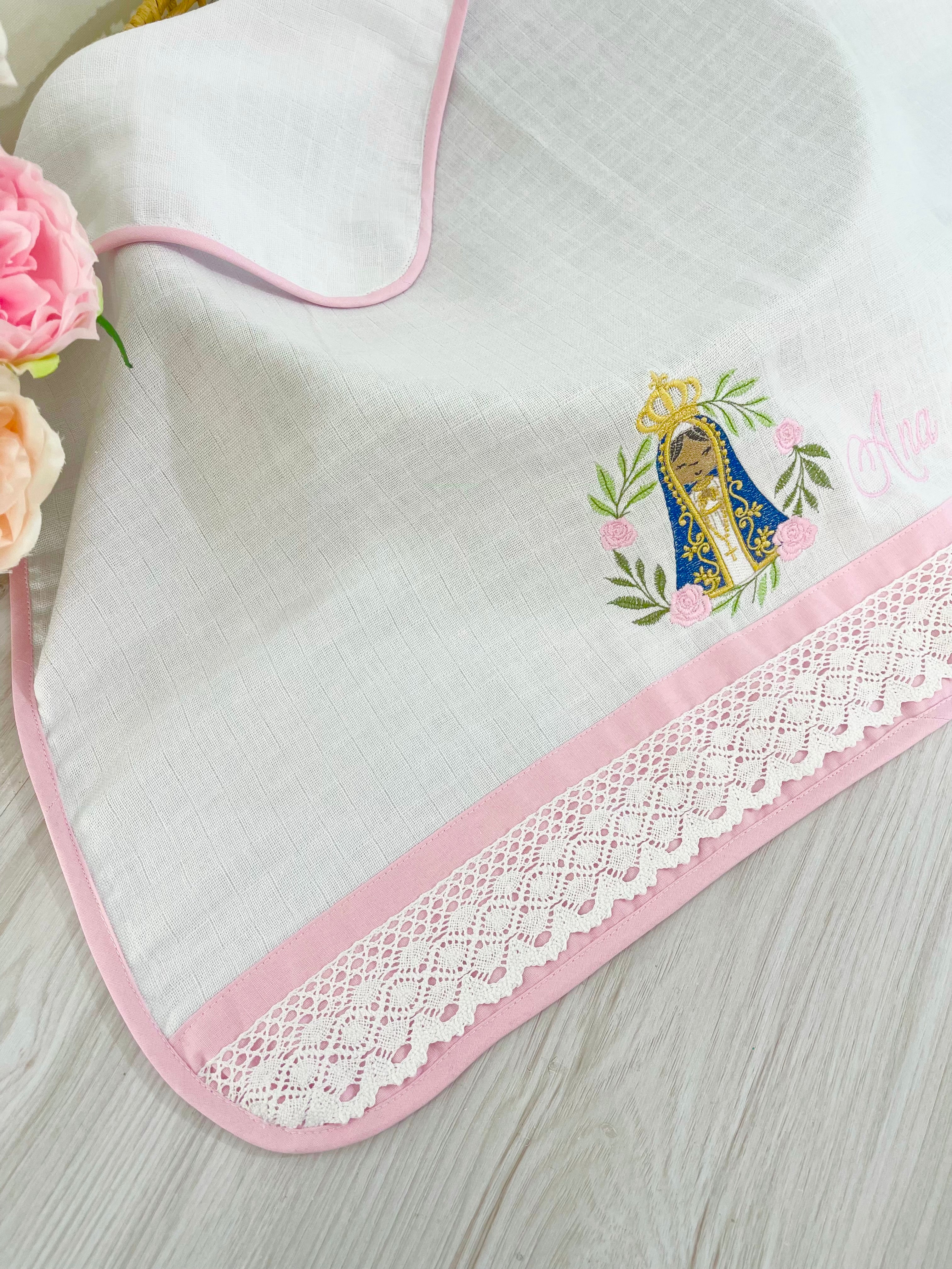 Fralda de Passeio para Bebê Bordada com Viéis  / Embroidery Burp Cloth