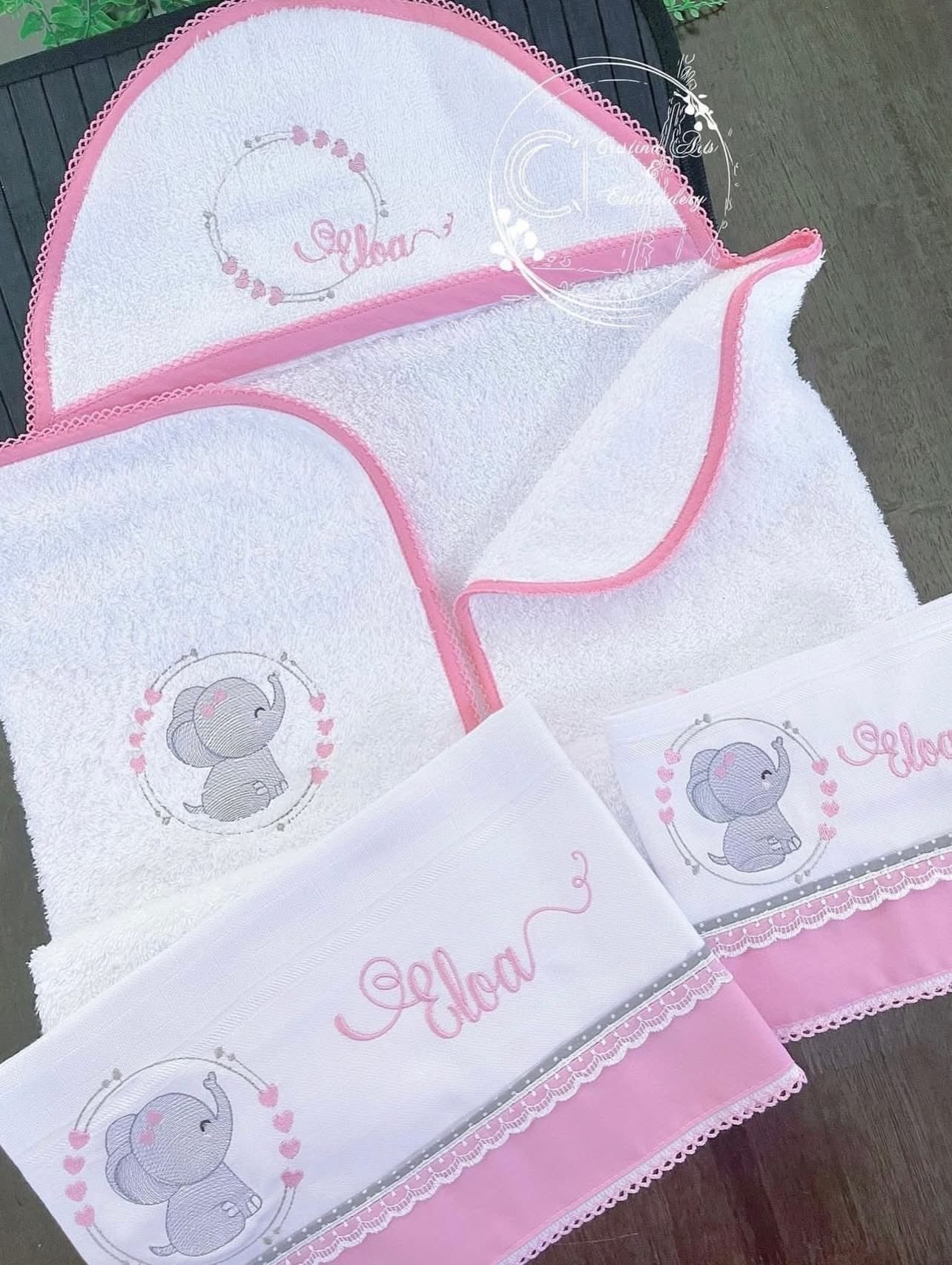 Toalha De Banho para Bebê Com Capuz Redondo/ Baby Round Hooded Bath Towel Handmade