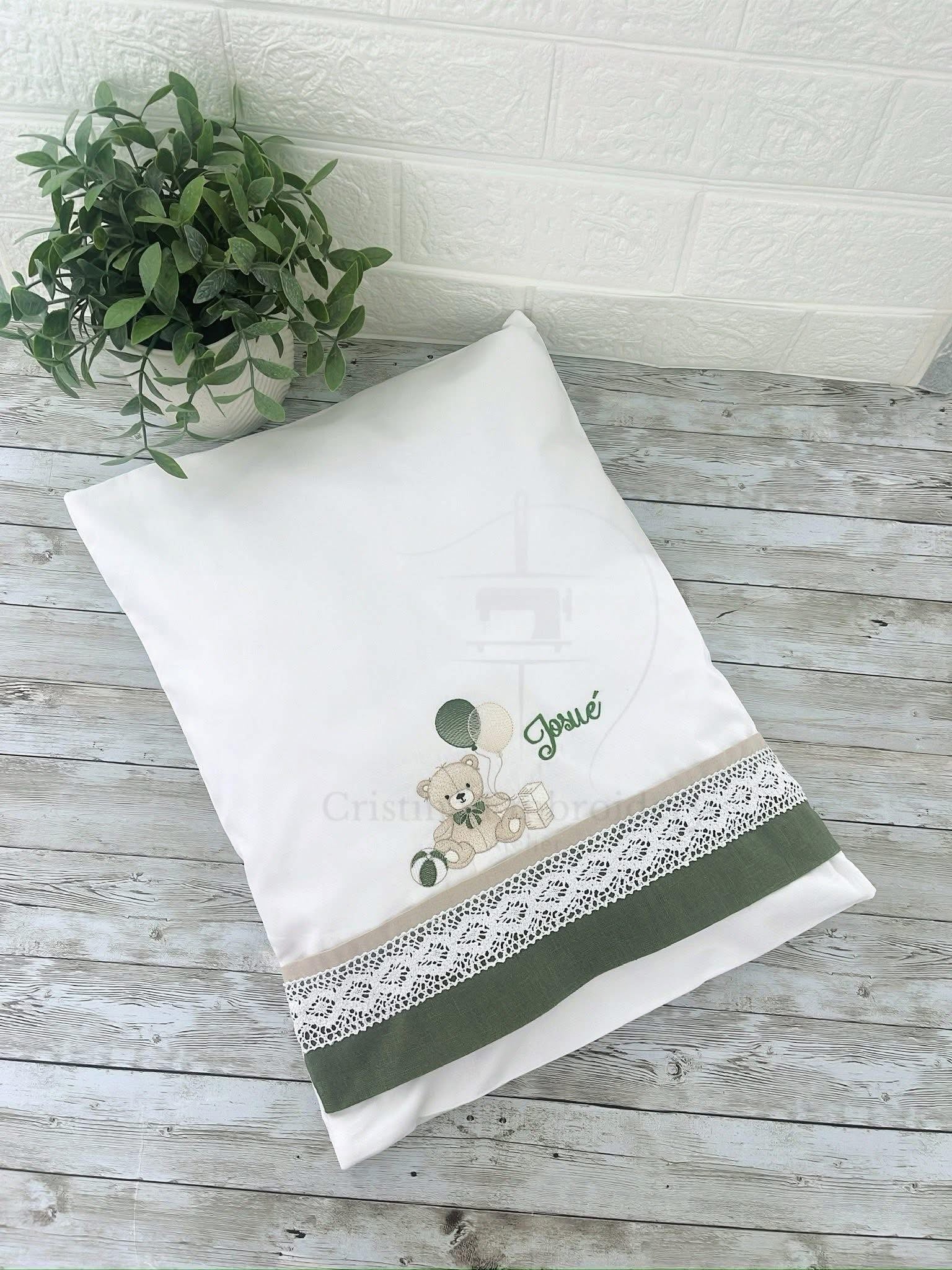 Pillow And Pillowcase /Travesseiro e Fronha Personalised Embroidered (Only Order)