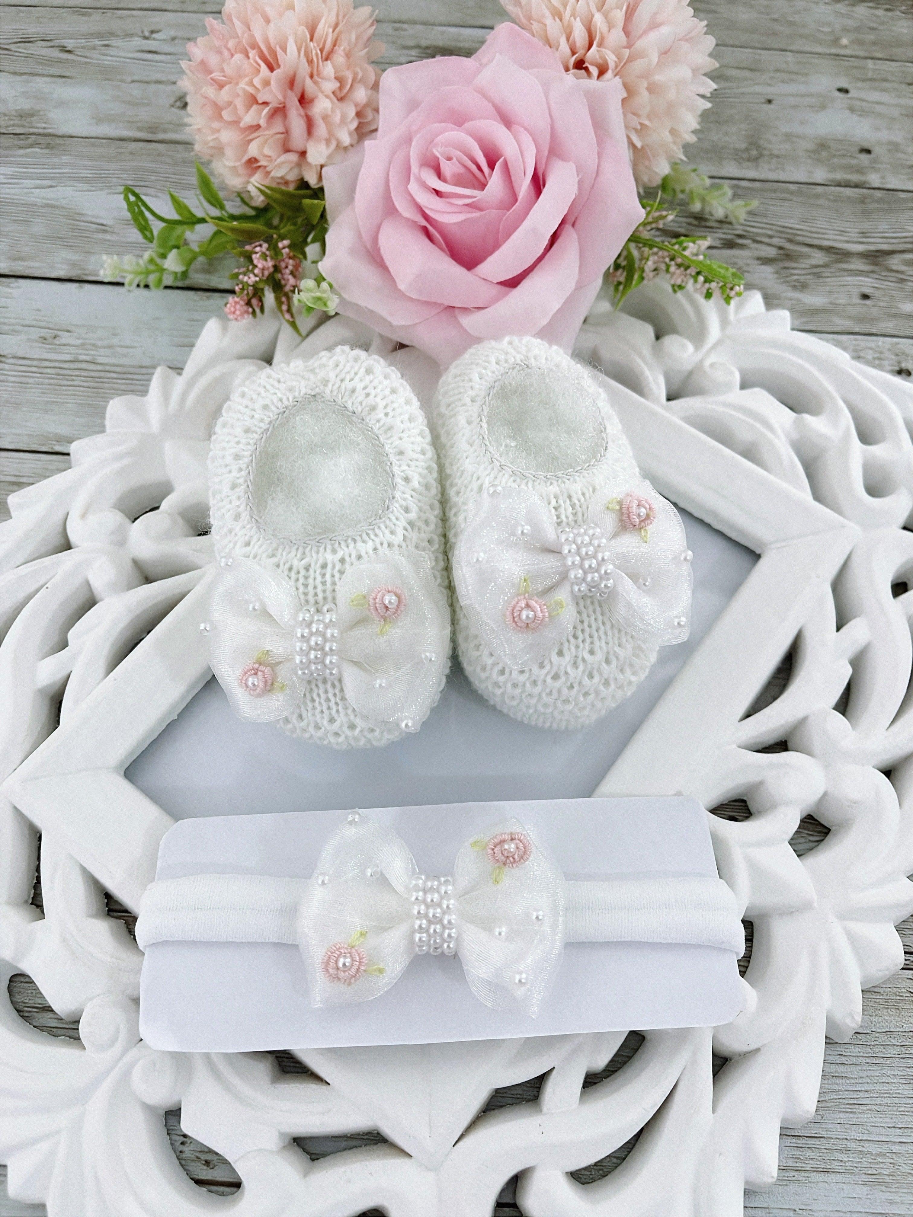 Crochet Booties – Handmade Baby Shoes White Organza Lace mini flowers - Headband