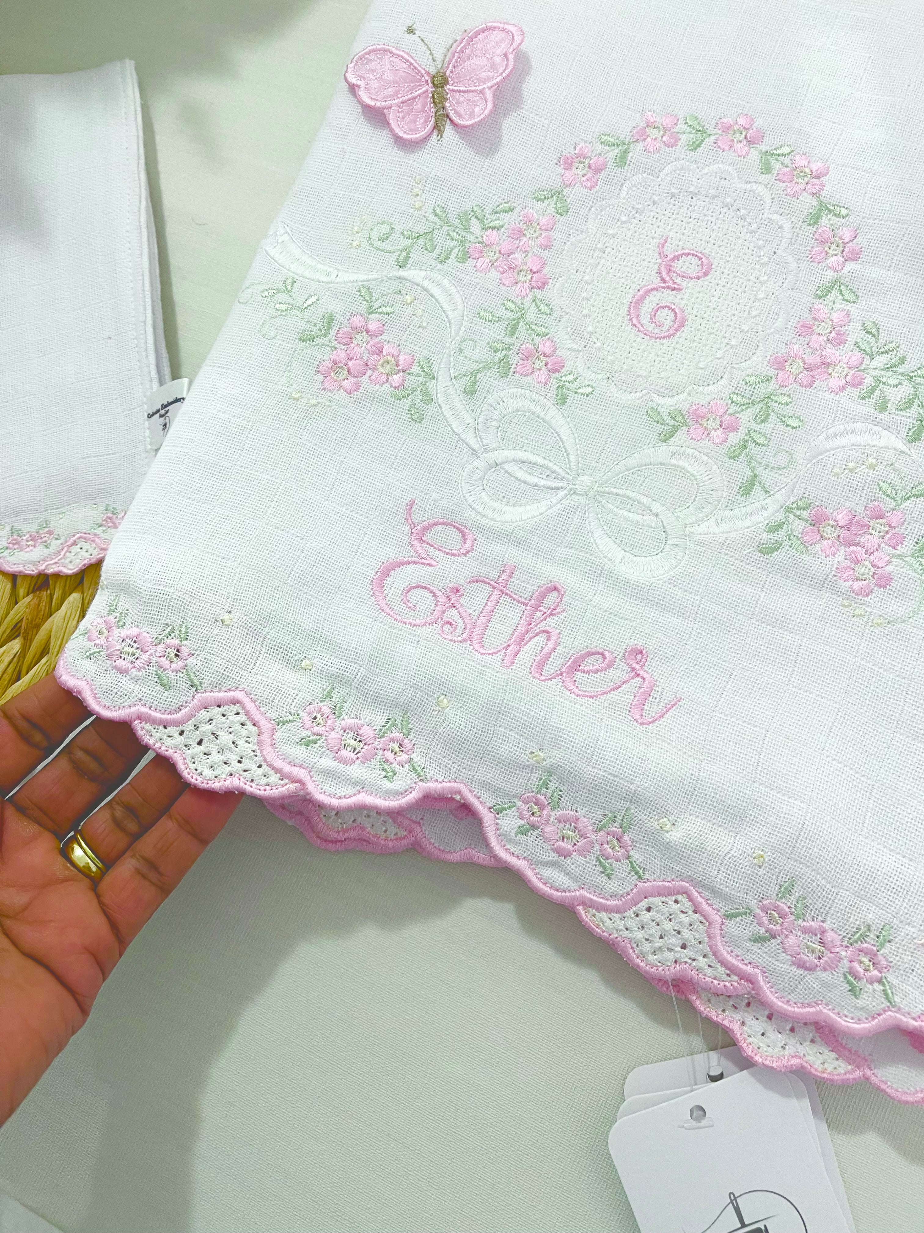 Fralda de Passeio para Bebê Bordada com Barrinha Bordada / Embroidery Burp Cloth 80cmx80cm