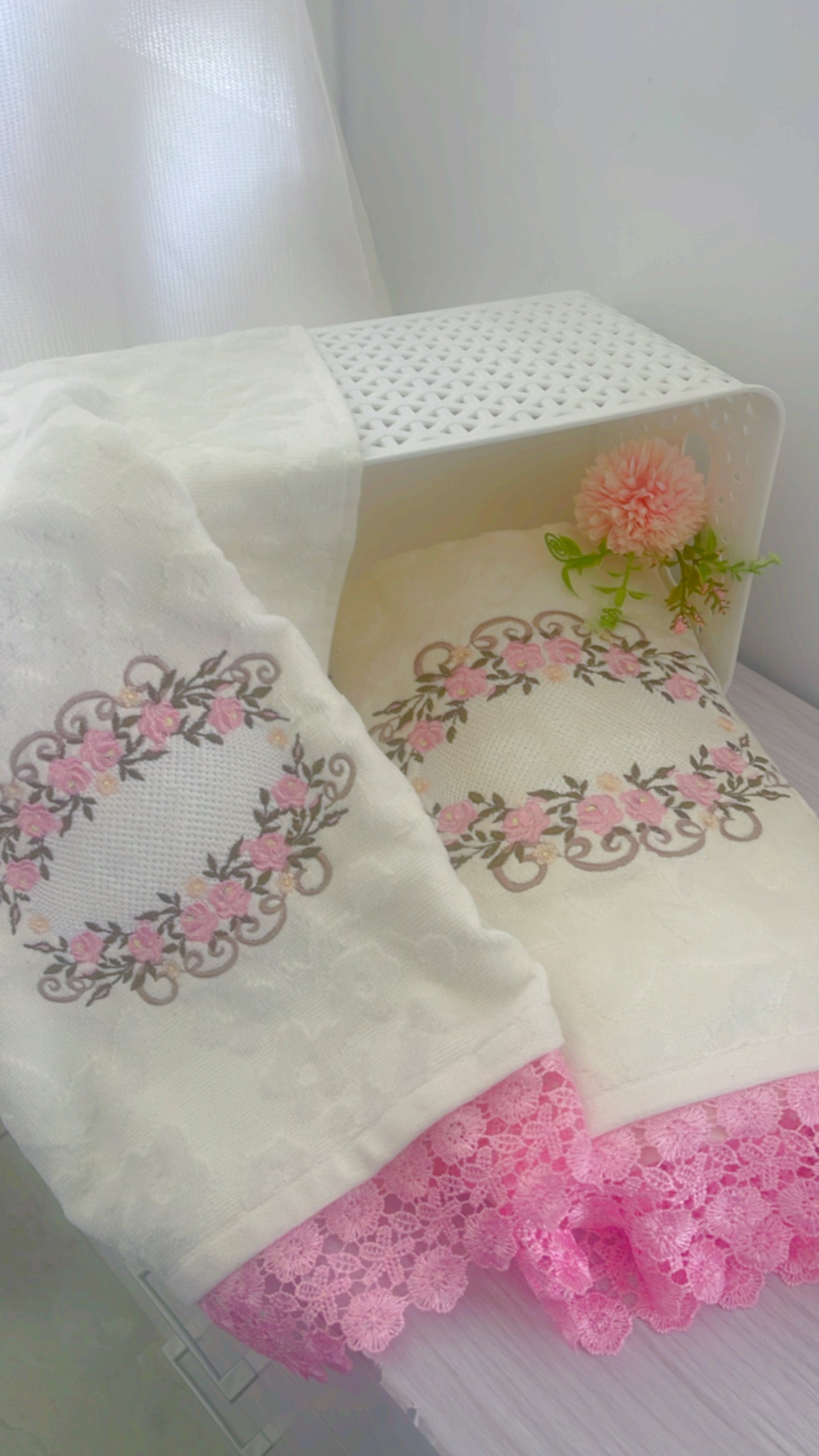 Embroidery Bath Towels Set - Ivory- Flowers Pink