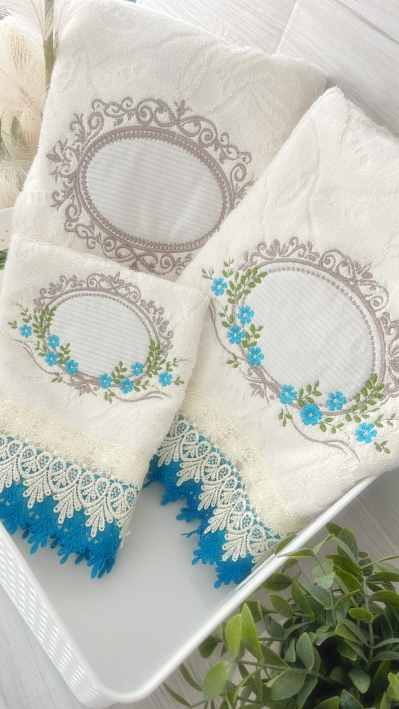 Embroidery Bath Towels Set Invory/ Turquoise