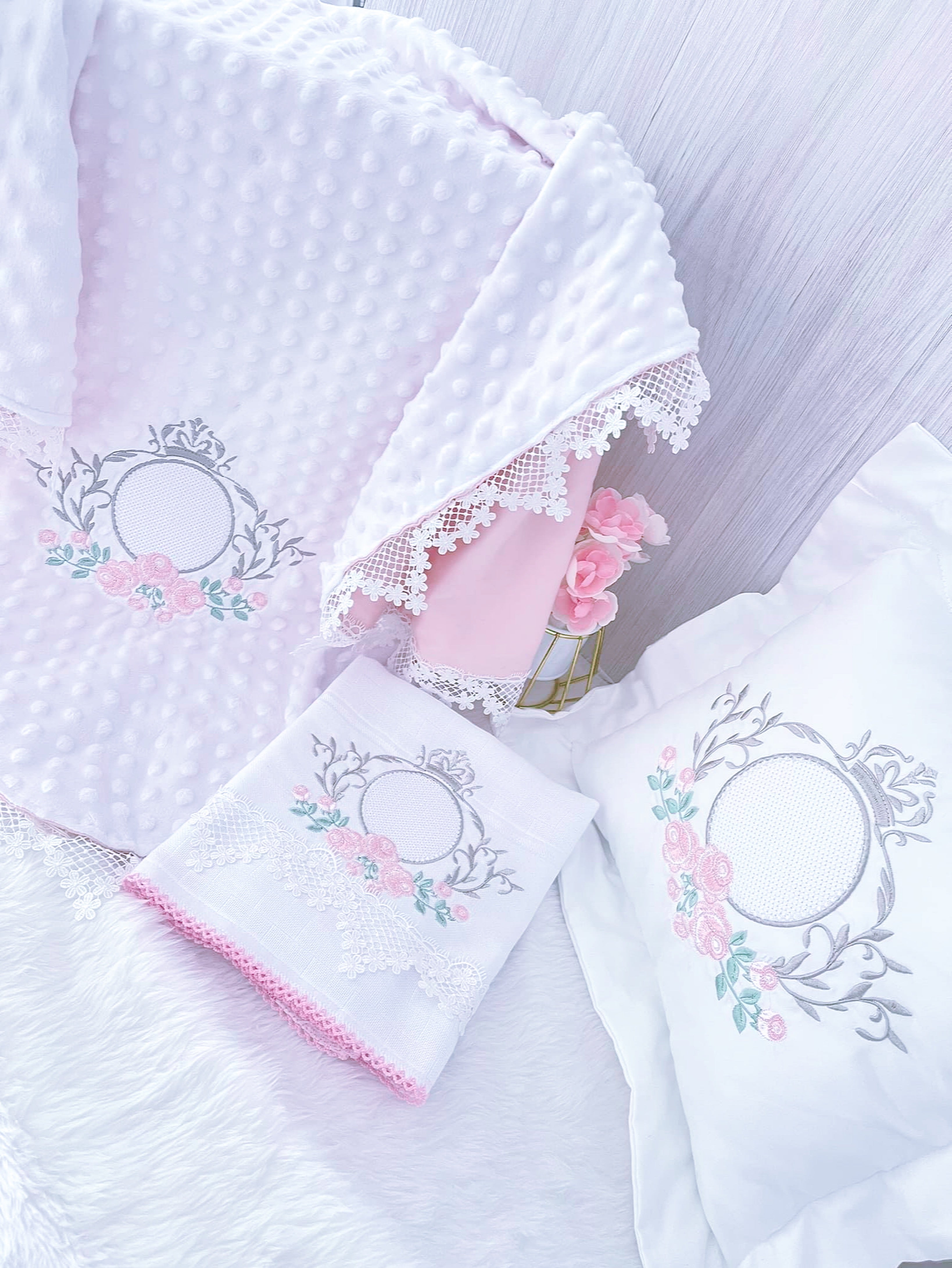 Baby - Embroidery Set - Blanket Pillow, Cover Shoulder Rosé