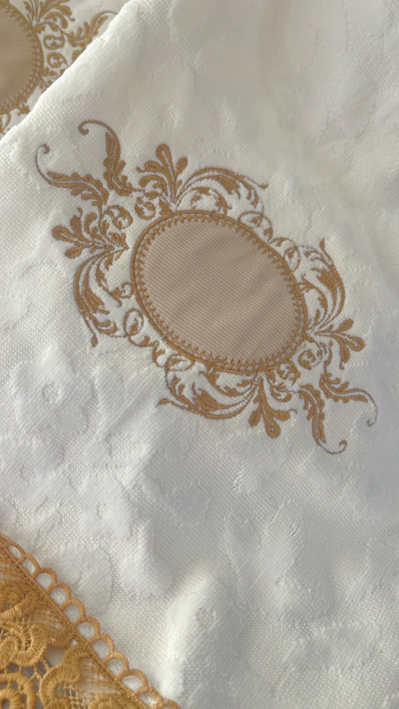 Cream- Embroidery Bath Towels Set 3 pcs