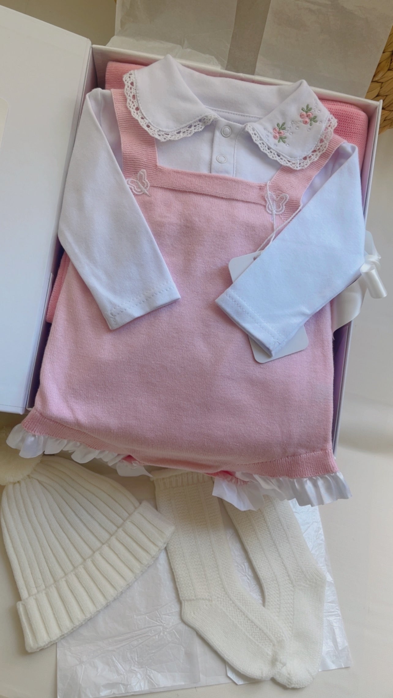 Pink Newborn Girl’s Maternity Gift Box – 0–3 Months Rococó Mini Flowers