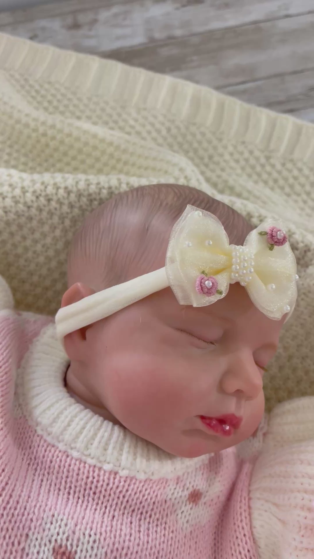 "Hello World" - Essential Gift Box – Baby Girl - Sweet Tulle Bow Cream