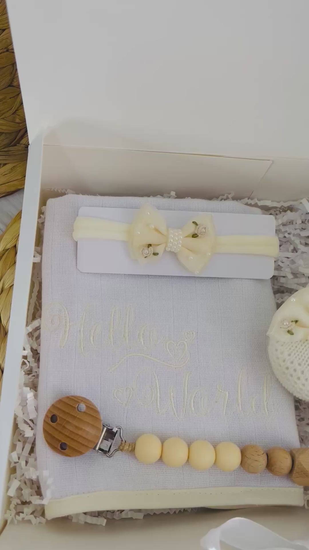 "Hello World" - Essential Gift Box – Baby Girl - Sweet Tulle Bow Invory