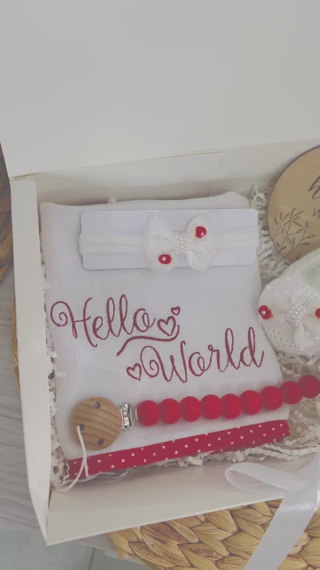 "Hello World" Gift Box Baby Girl / Sweet Tulle Bow White/Red